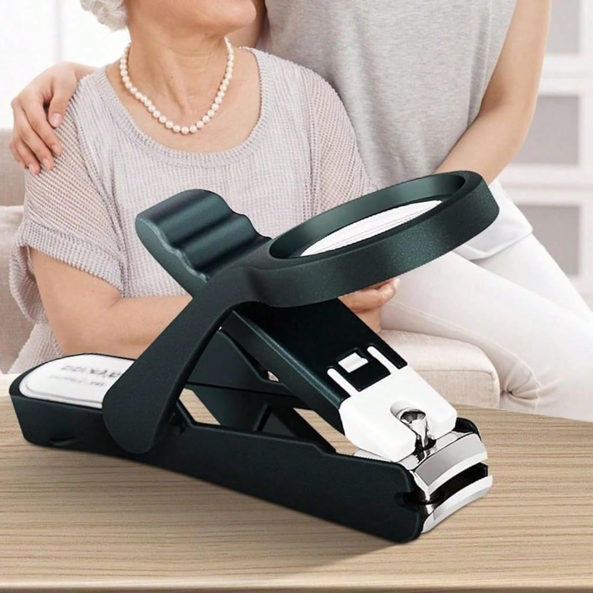 Nail Clipper with 2.5X Magnifier & Easy-Grip Handle